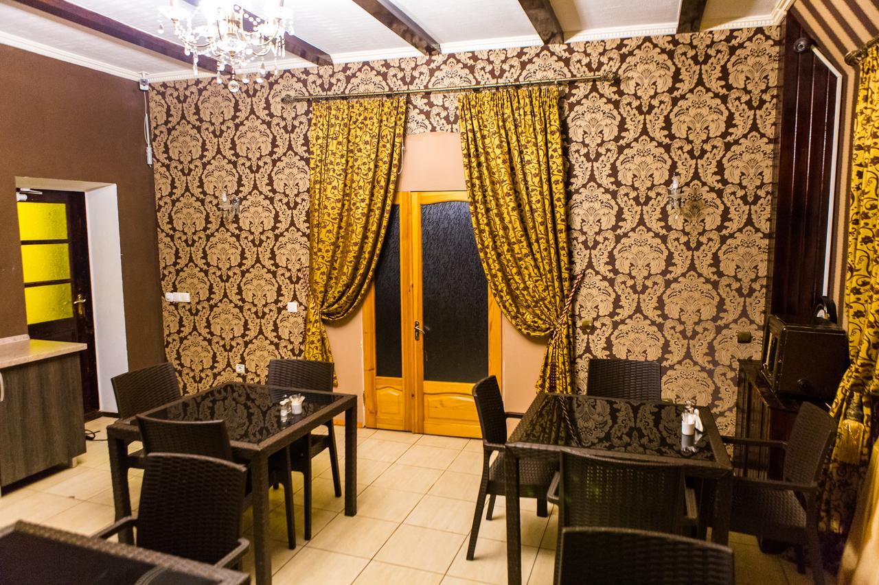 Vila Bomond Hotel Edinet Екстериор снимка