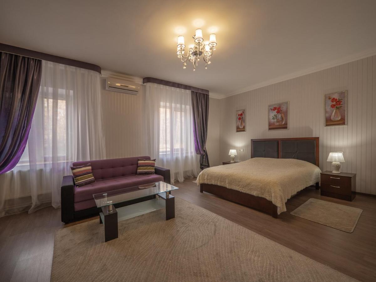 Vila Bomond Hotel Edinet Екстериор снимка