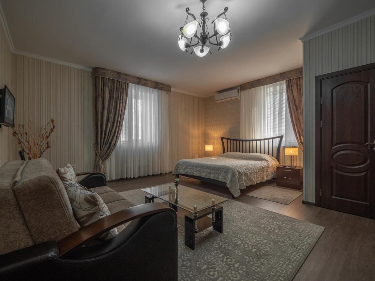 Vila Bomond Hotel Edinet Екстериор снимка